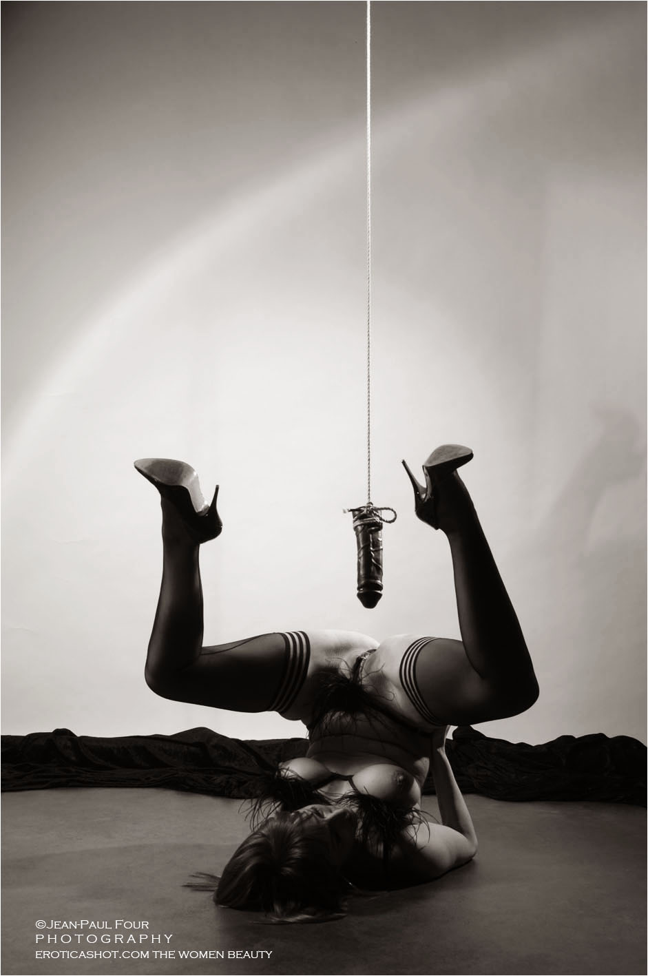 Miss Von Touch, hot sub happy to be tied up, nice round model, pee, bondage, self suspension, anal fucking couple go to eroticashot.com pict by Jean-Paul Four