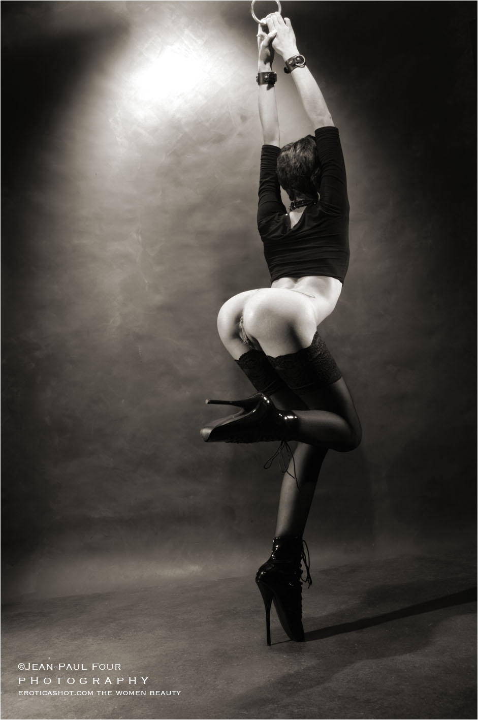 Mme Butt, hot model, amazing ass, ballet shoes, extreme fucking, self suspension, pee, bondage, tail bud, go to eroticashot.com pict by Jean-Paul Four